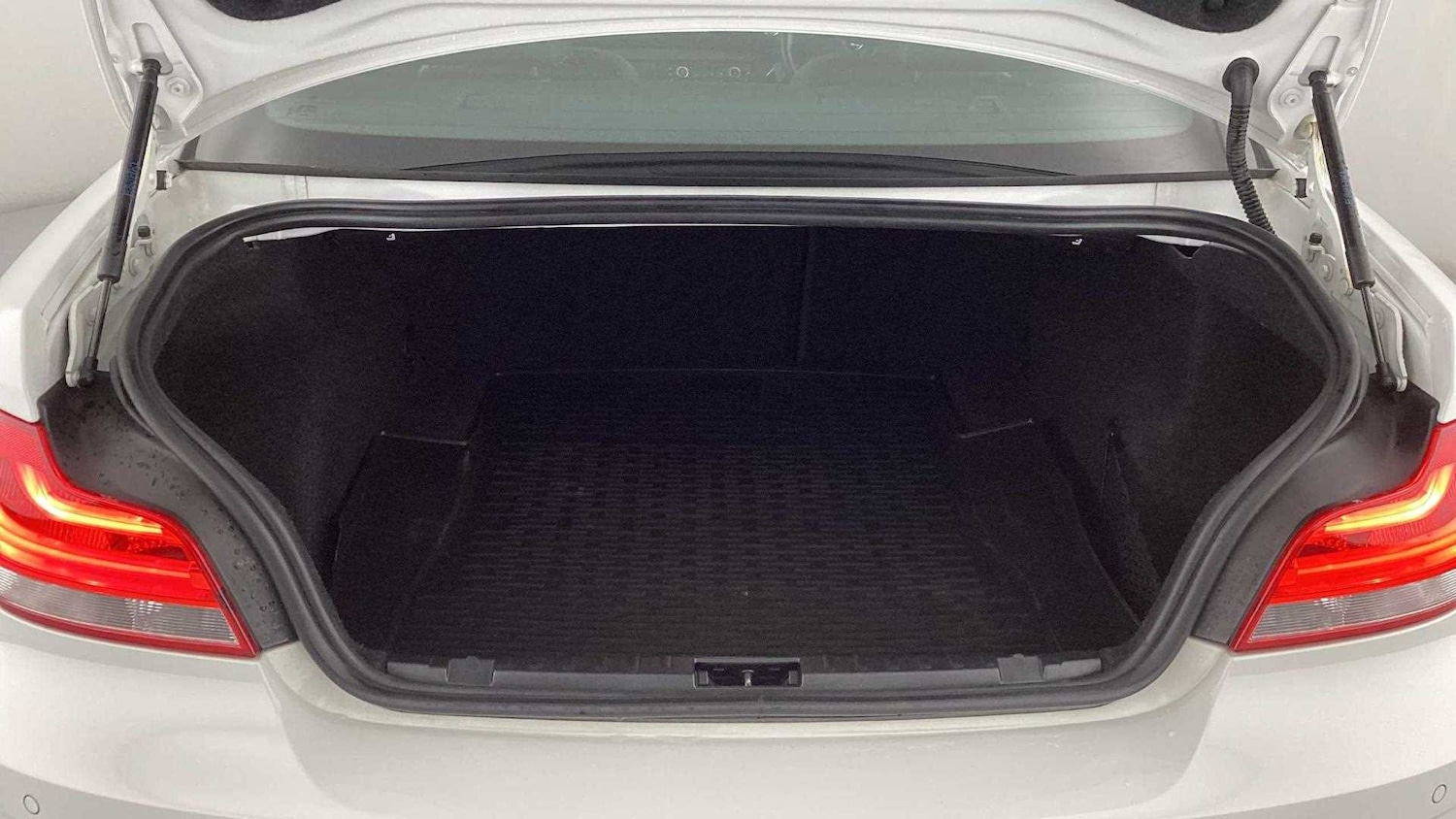 Used BMW 1 Series 2011 for sale - 76902275: Photo 13