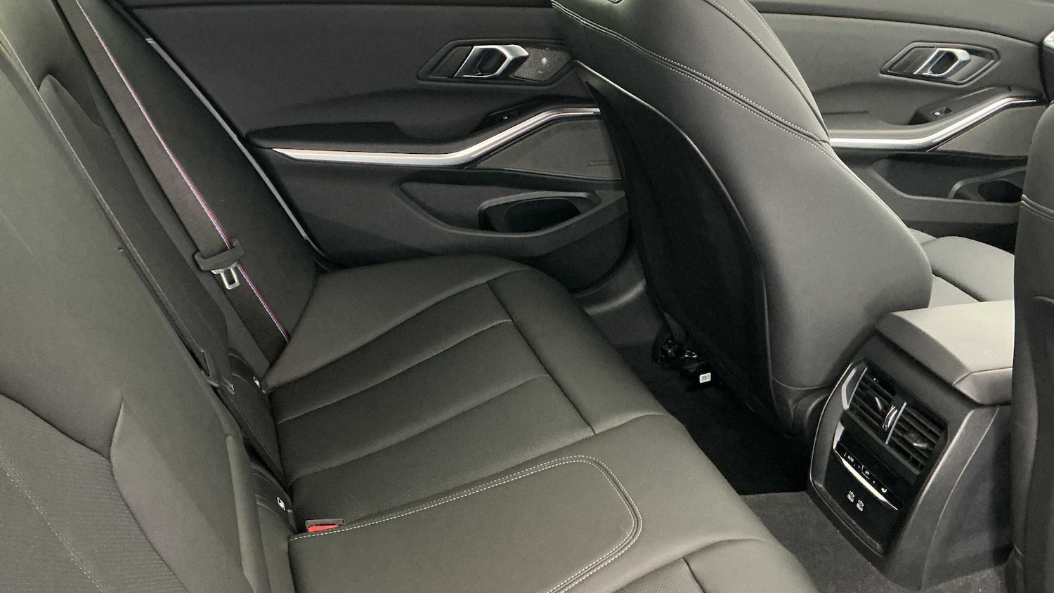 Used BMW 3 Series 2024 for sale - 76978871: Photo 35