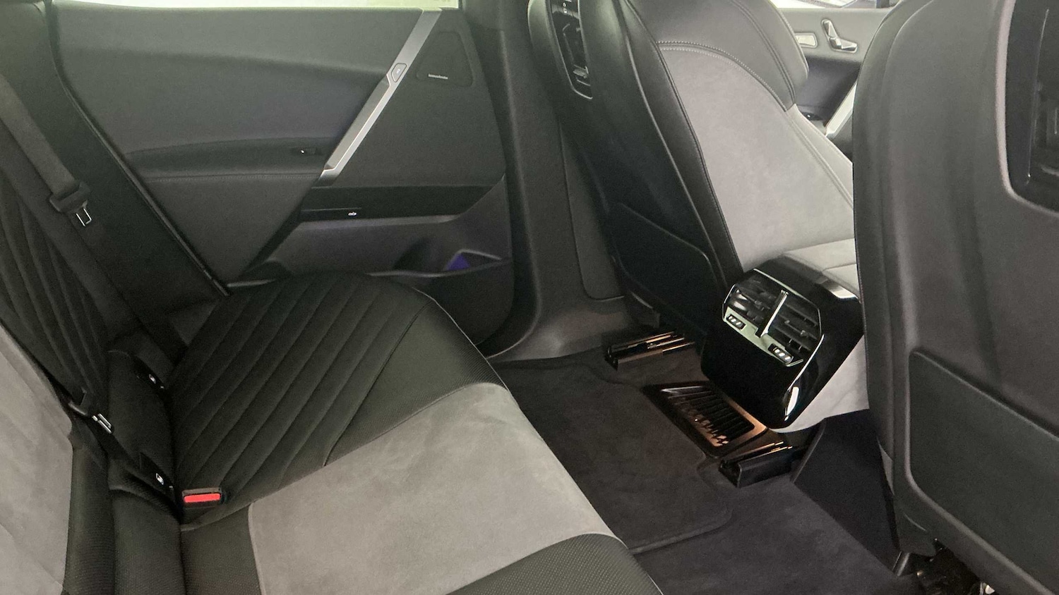 Used BMW iX 2025 for sale - 77233130: Photo 34