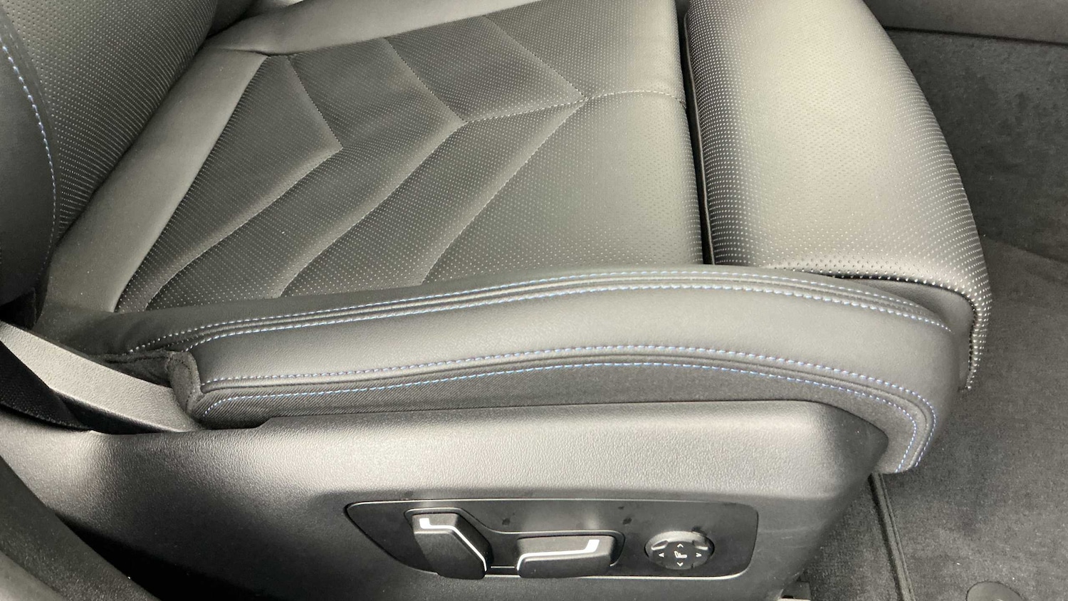 Used BMW 5 Series 2025 for sale - 76732371: Photo 20