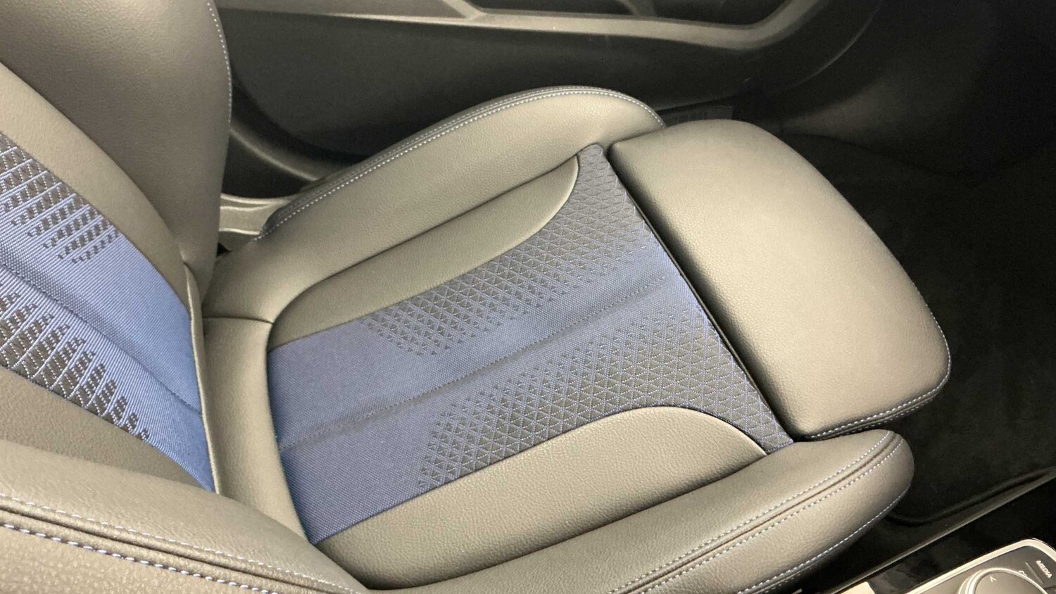 Used BMW 1 Series 2024 for sale - 77787123: Photo 31