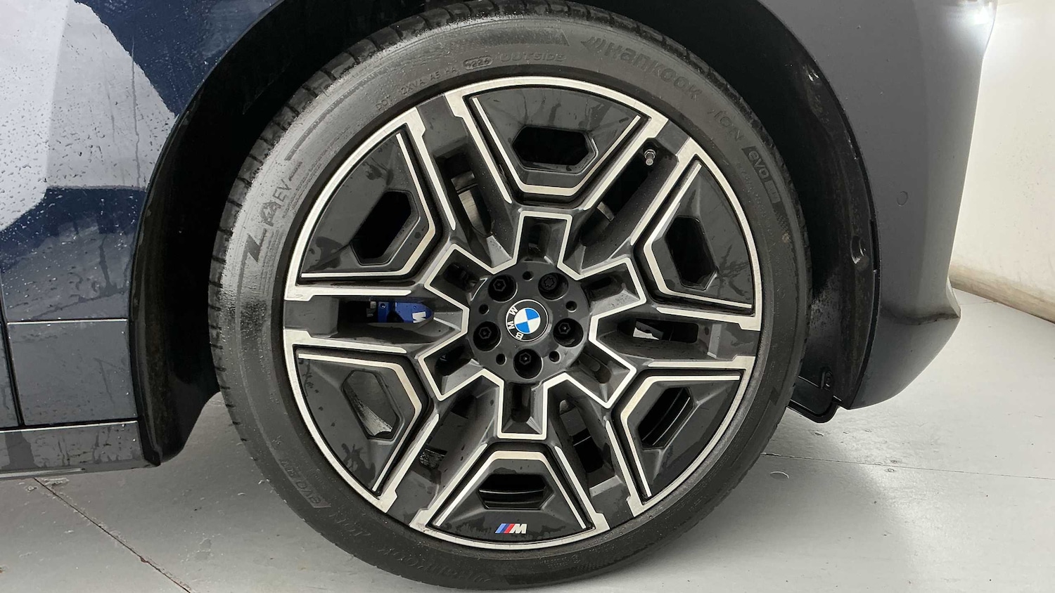 Used BMW iX 2025 for sale - 76191852: Photo 14