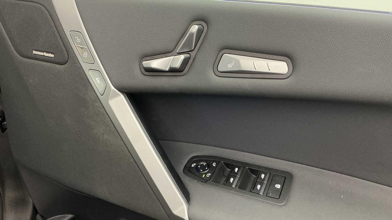 Used BMW iX 2025 for sale - 76191852: Photo 18