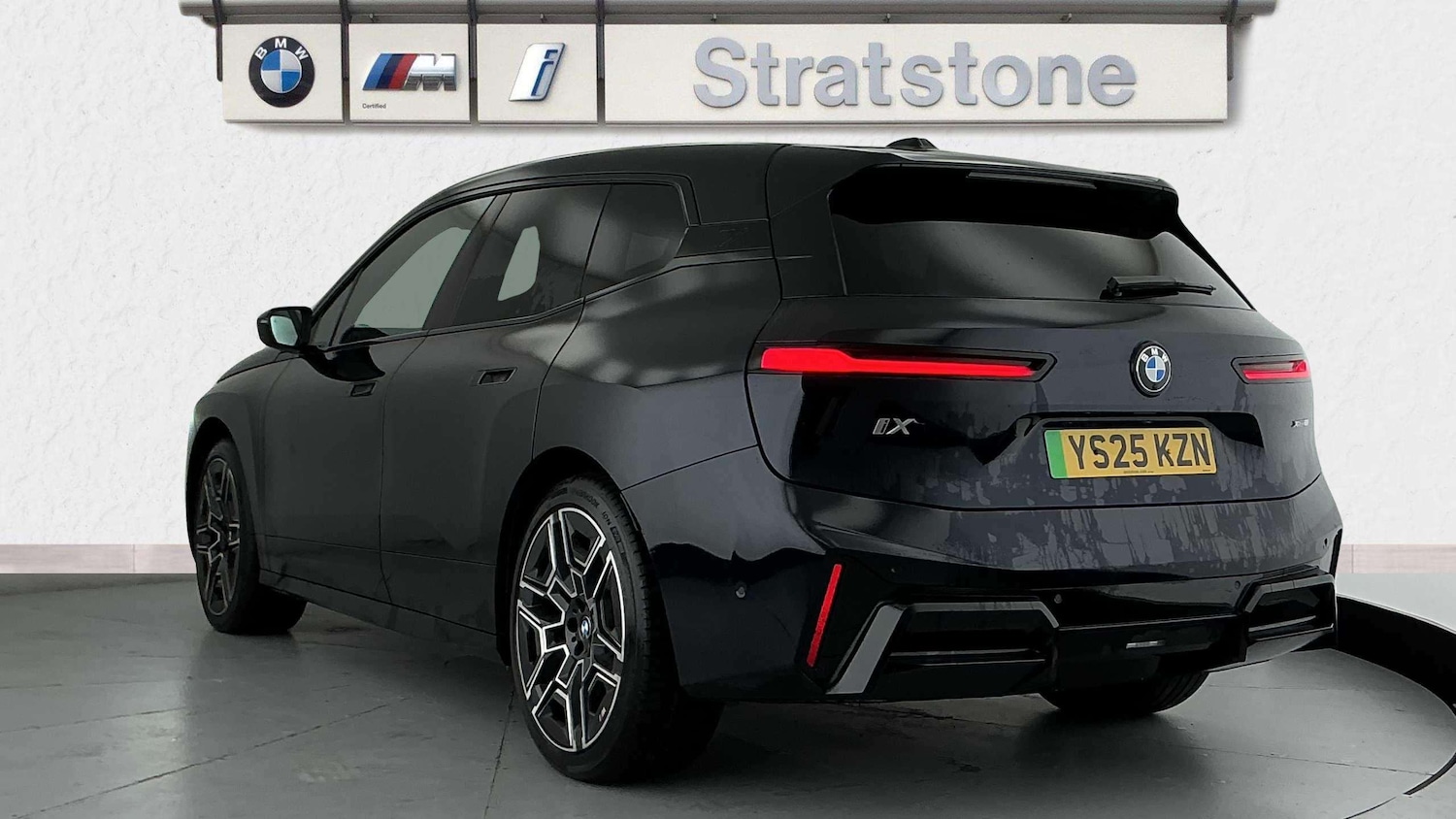Used BMW iX 2025 for sale - 76191852: Photo 2