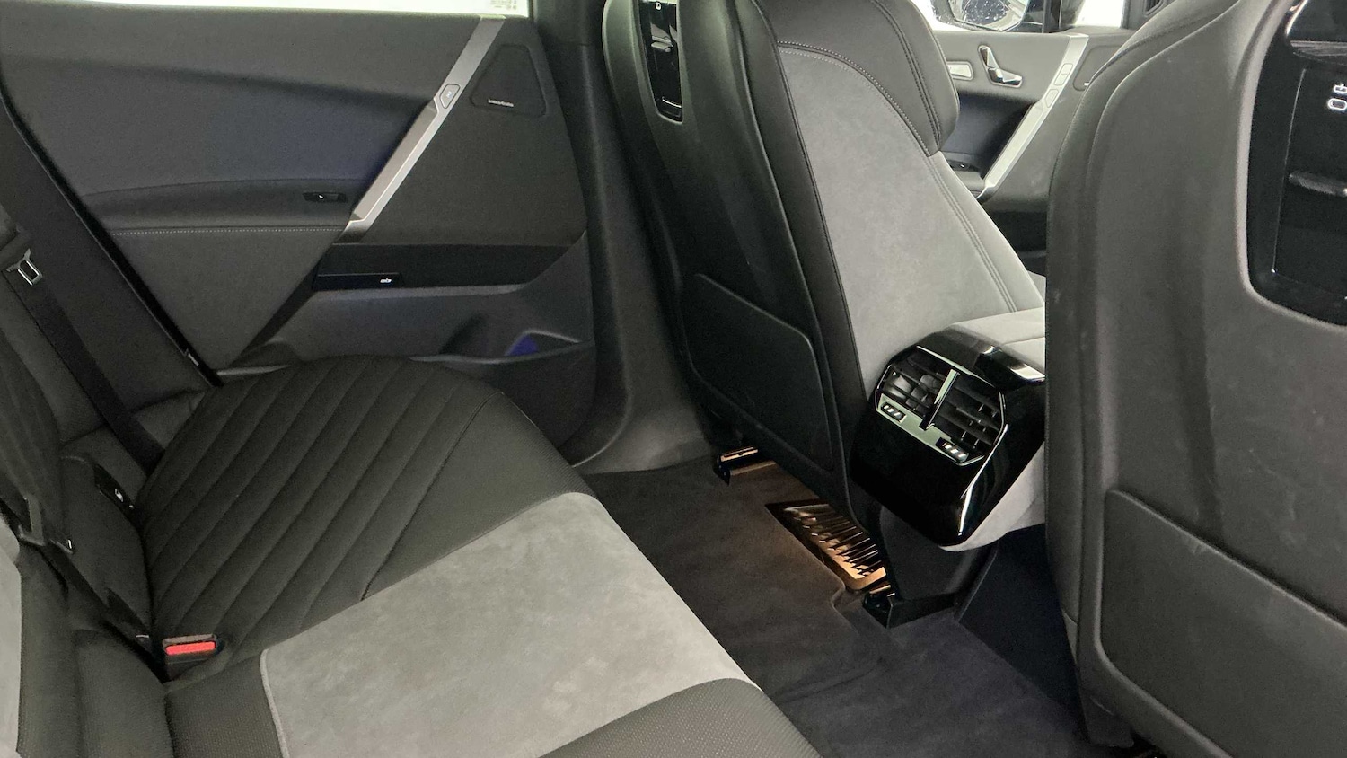 Used BMW iX 2025 for sale - 76191852: Photo 33