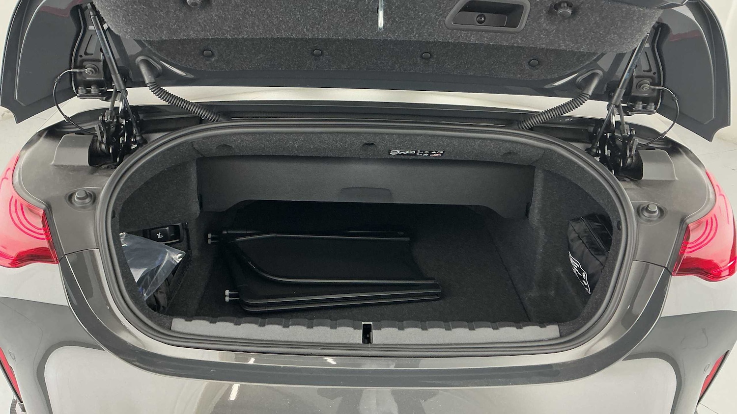 Used BMW M4 2025 for sale - 76610585: Photo 13