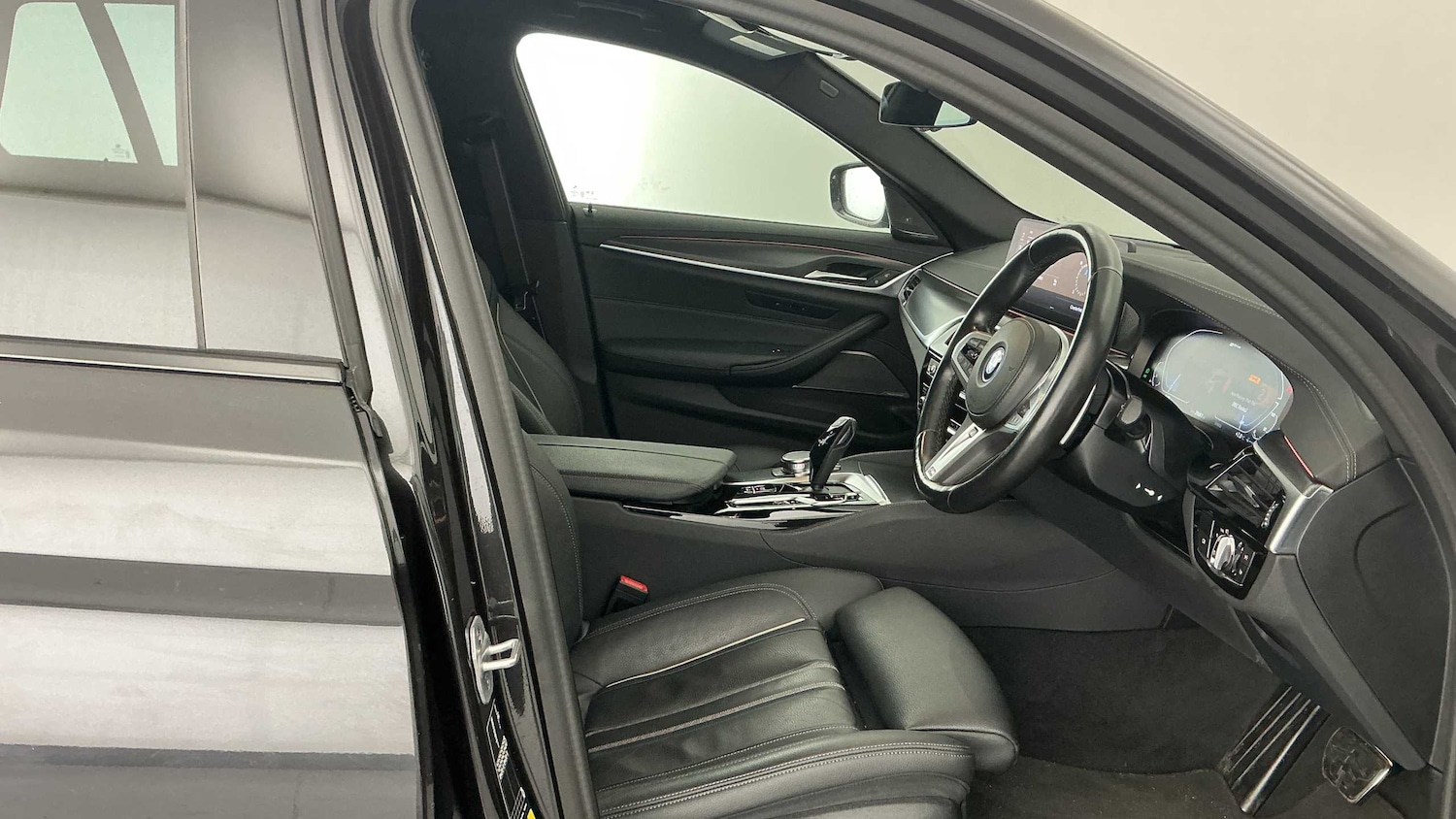 Used BMW 5 Series 2023 for sale - 77827481: Photo 11