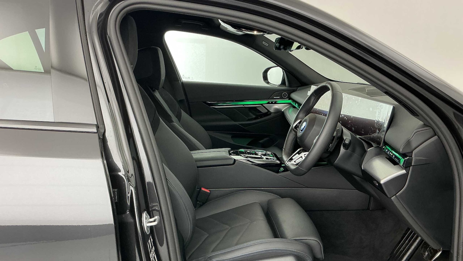 Used BMW 5 Series 2025 for sale - 77068519: Photo 11