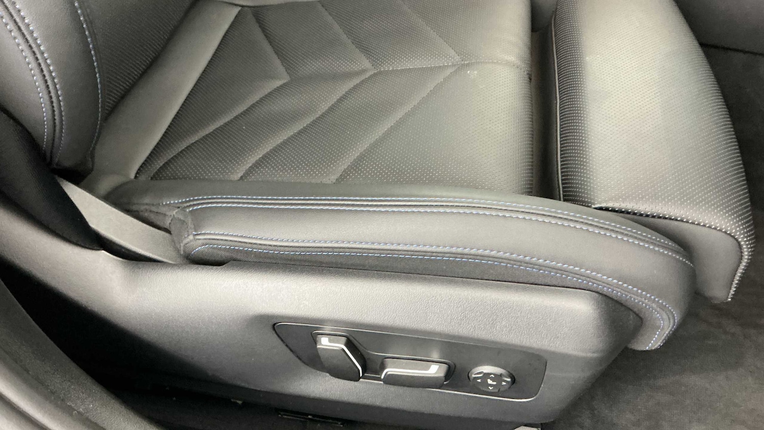 Used BMW 5 Series 2025 for sale - 77068519: Photo 20