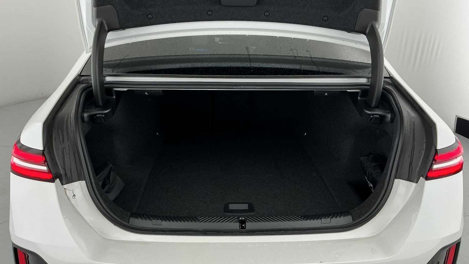 Used BMW i5 2025 for sale - 76610565: Photo 13