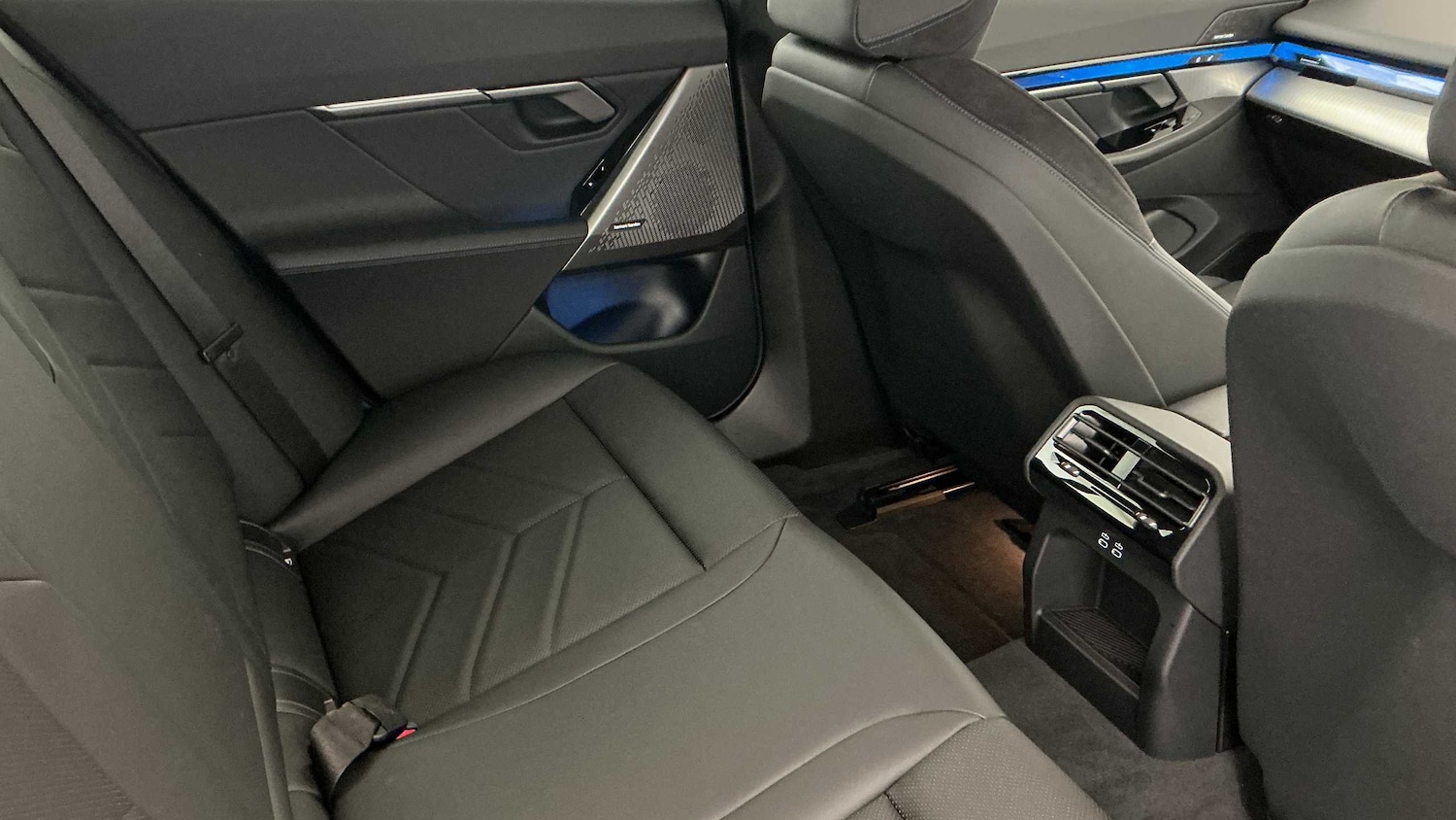 Used BMW i5 2025 for sale - 76610565: Photo 32