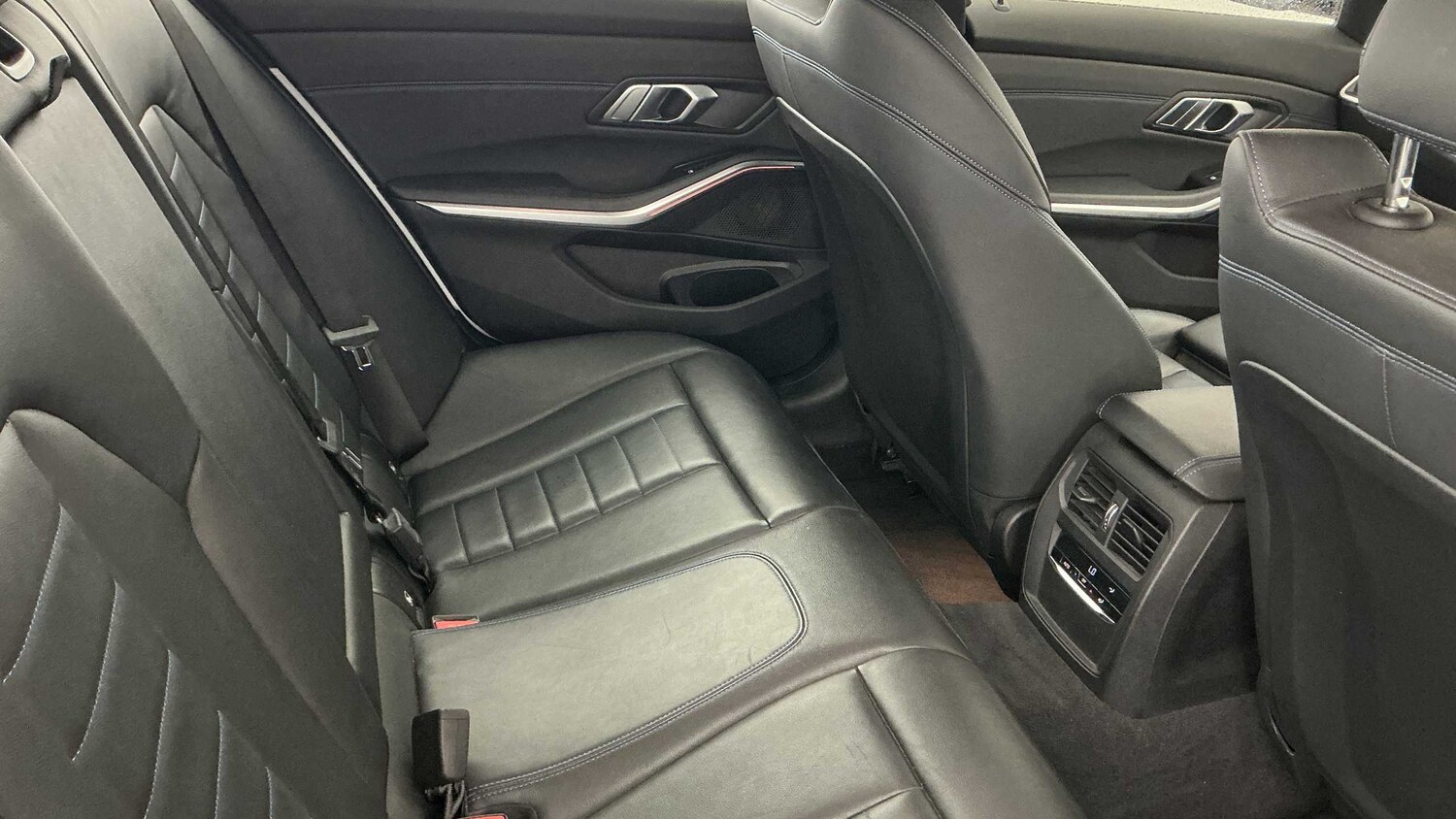 Used BMW 3 Series 2019 for sale - 77648790: Photo 32