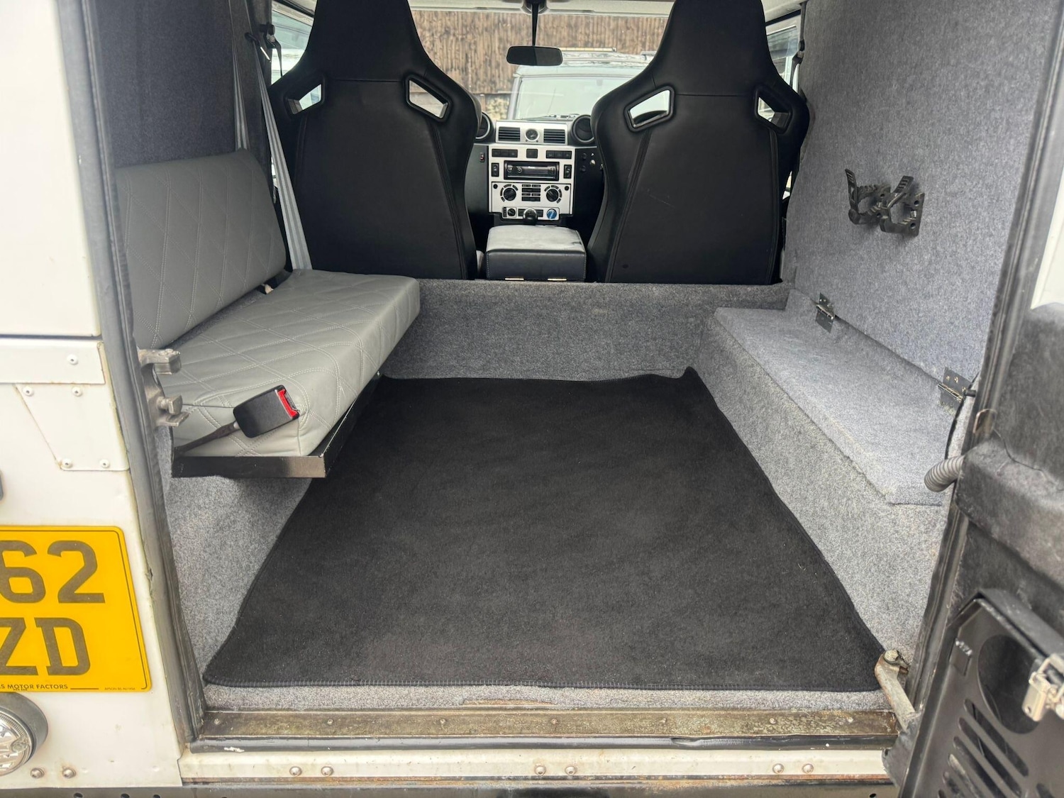 Used Land Rover Defender 90 2012 for sale - 77081584: Photo 18