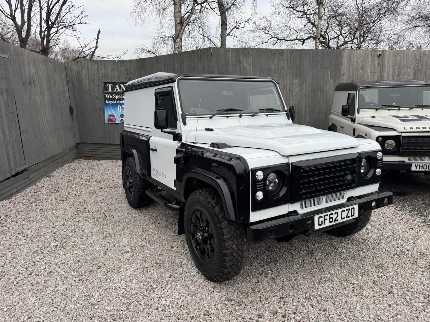 Used Land Rover Defender 90 2012 for sale - 77081584: Photo 3