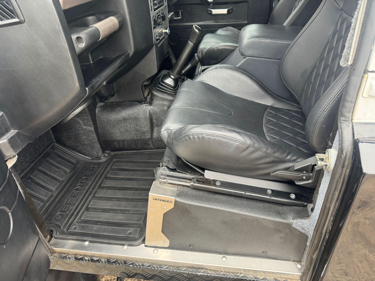 Used Land Rover Defender 90 2012 for sale - 77081584: Photo 67