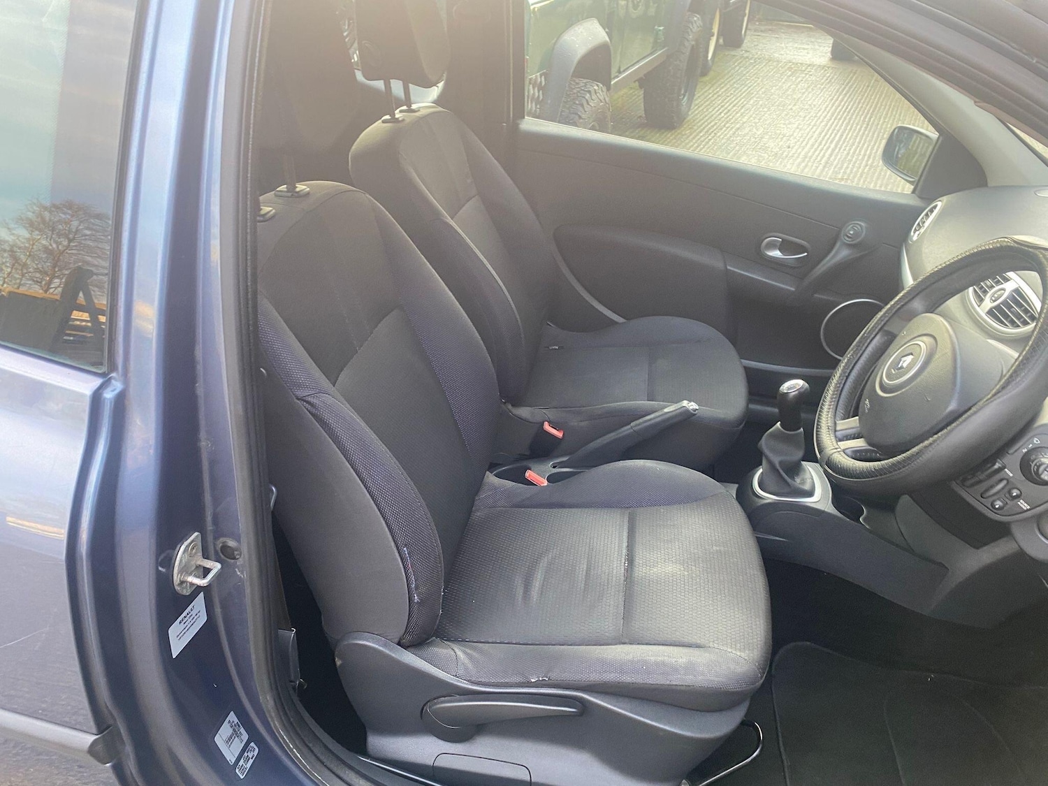 Used Renault Clio 2006 for sale - 76927008: Photo 38