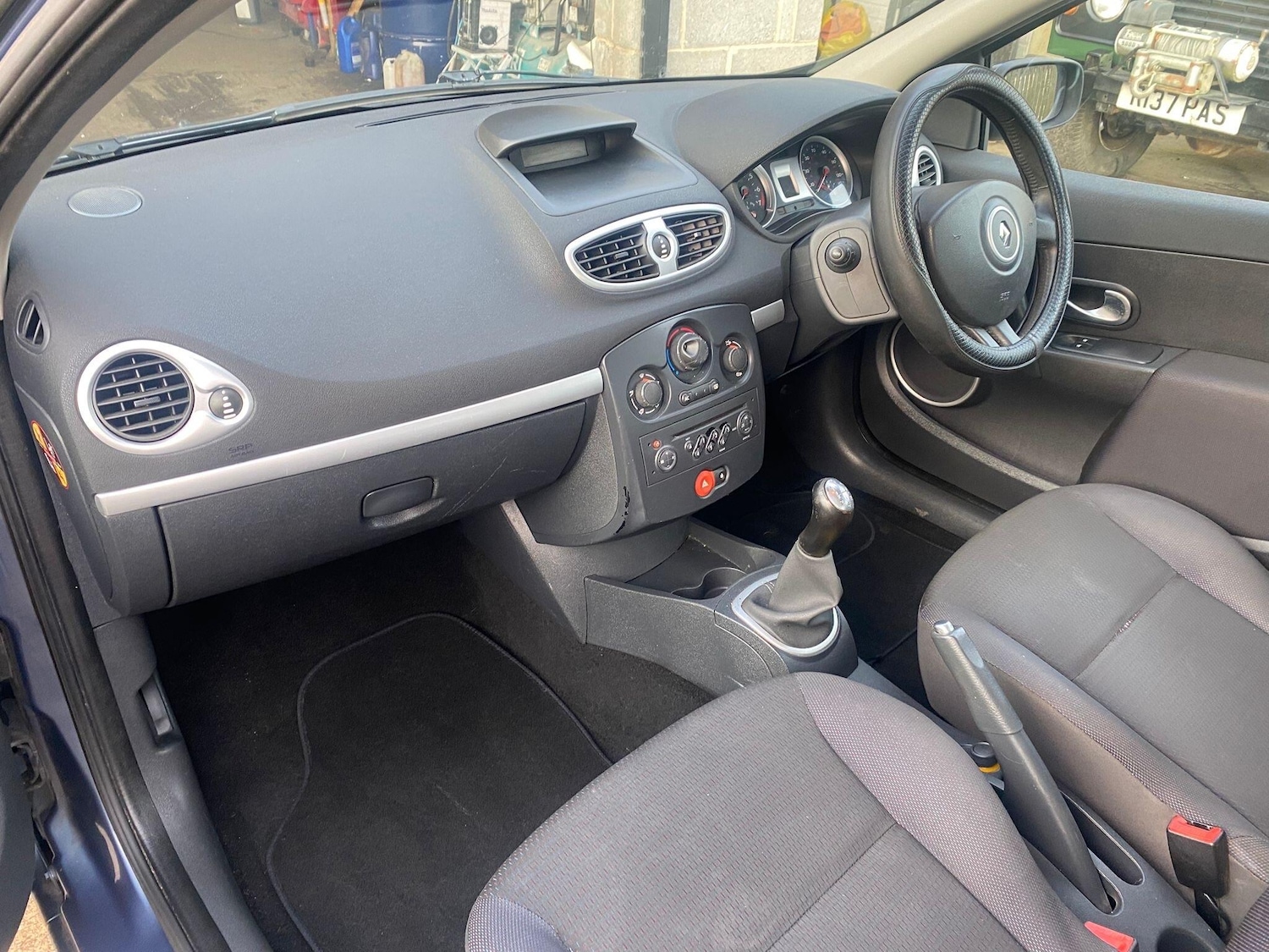 Used Renault Clio 2006 for sale - 76927008: Photo 39