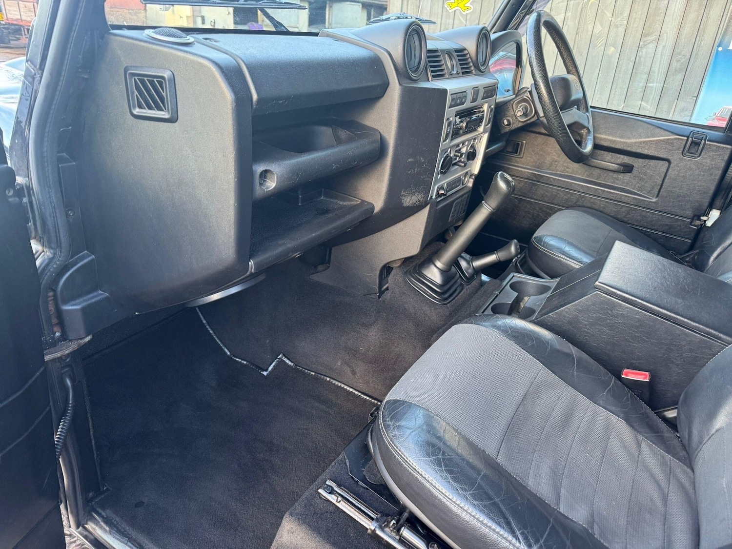 Used Land Rover Defender 90 2011 for sale - 77203089: Photo 18