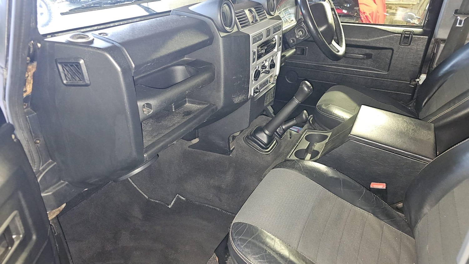 Used Land Rover Defender 90 2011 for sale - 77203089: Photo 22