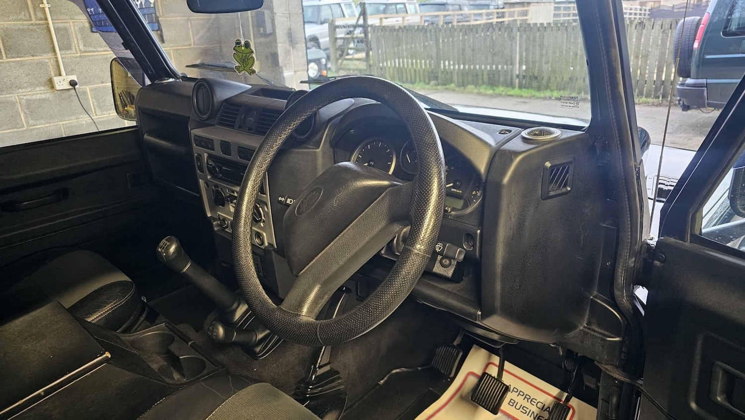 Used Land Rover Defender 90 2011 for sale - 77203089: Photo 26