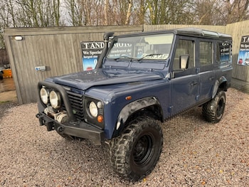 Land Rover - Defender