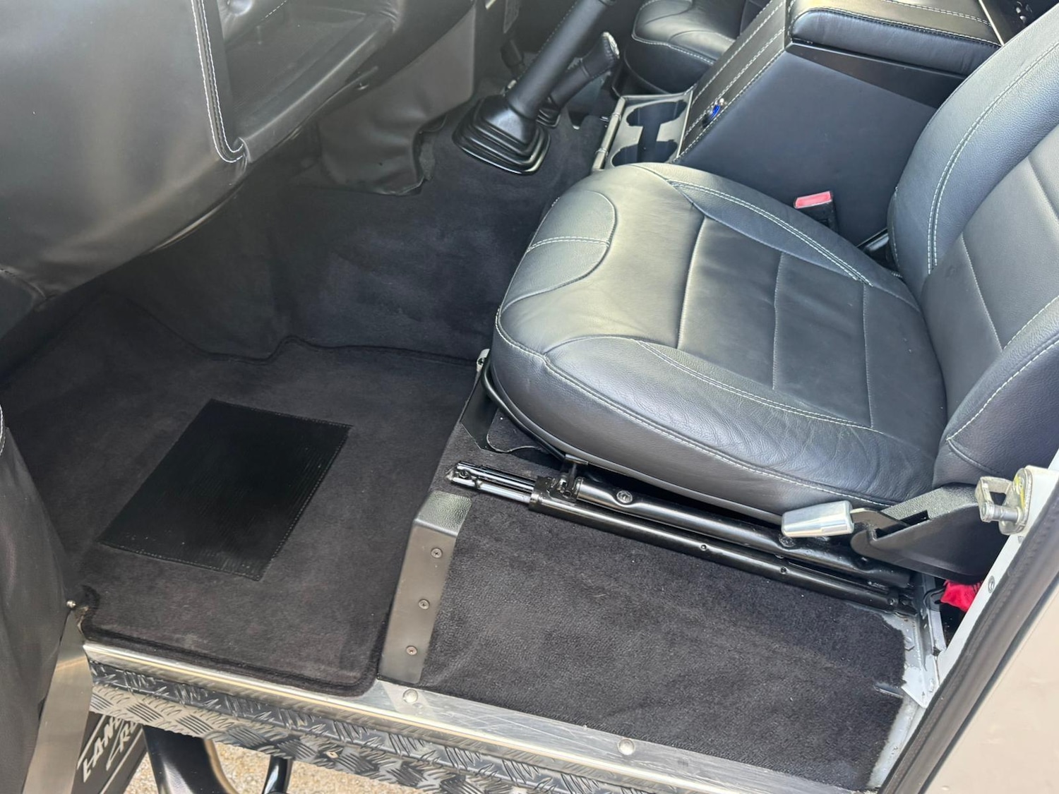 Used Land Rover Defender 90 2008 for sale - 76388547: Photo 76