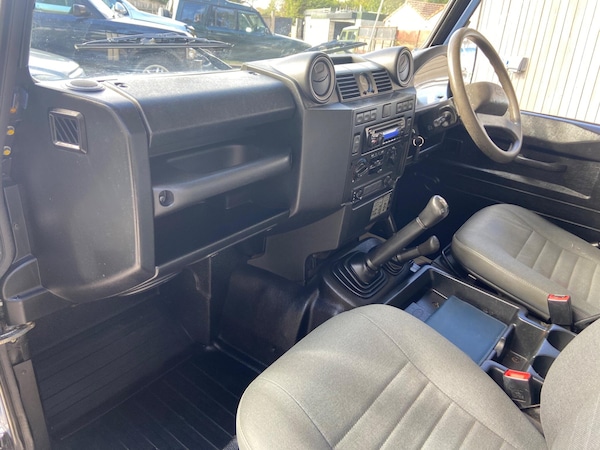 Used Land Rover Defender 90 2014 for sale - 76013201: Photo 17