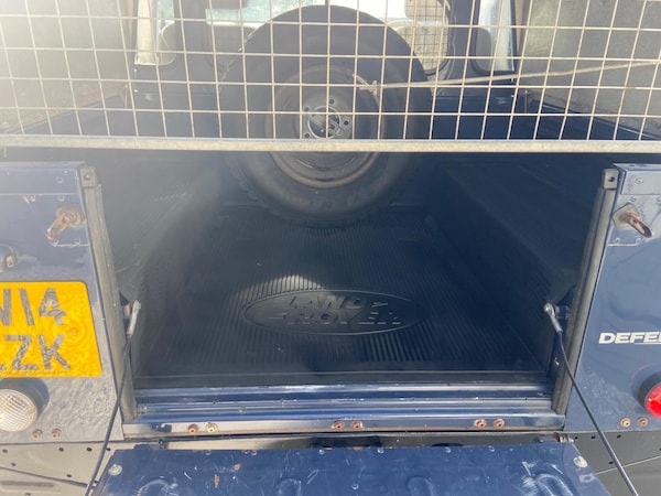 Used Land Rover Defender 90 2014 for sale - 76013201: Photo 49