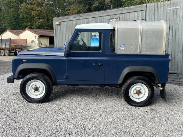 Used Land Rover Defender 90 2014 for sale - 76013201: Photo 4