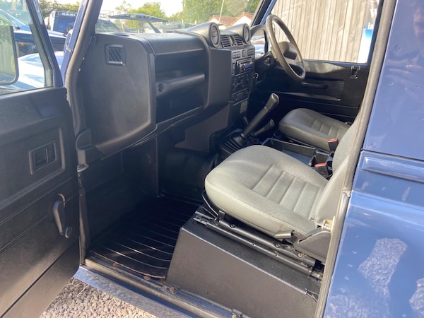 Used Land Rover Defender 90 2014 for sale - 76013201: Photo 50