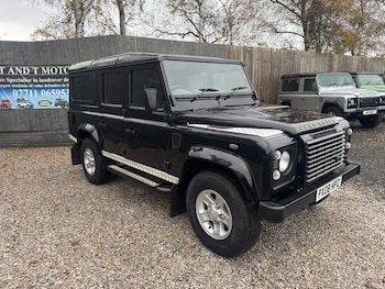 Land Rover - Defender