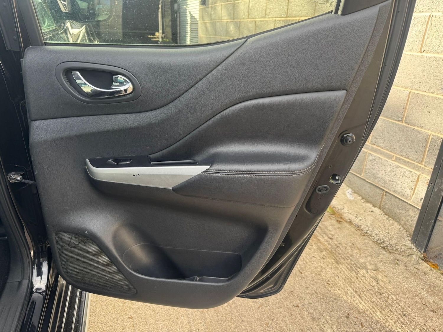 Used Nissan Navara 2017 for sale - 76398475: Photo 65