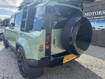 Used Land Rover Defender 110 2023 for sale - 78892092: Photo