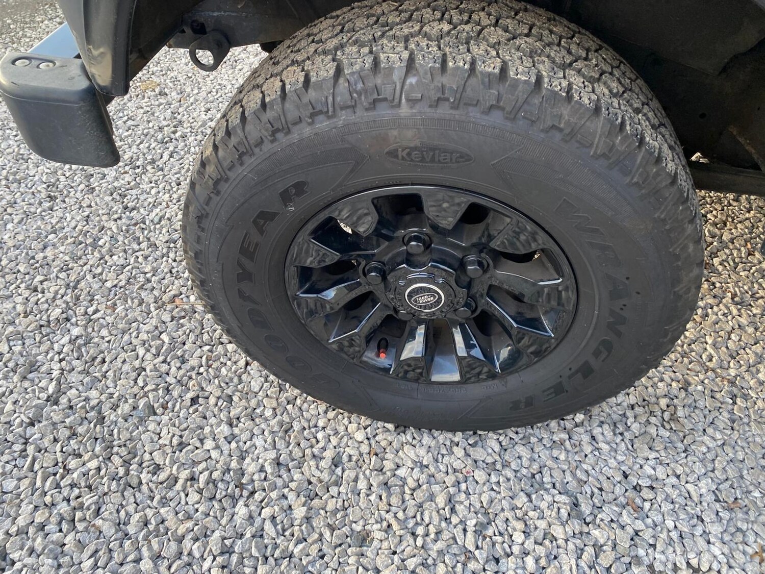 Used Land Rover Defender 90 for sale - 77671573: Photo 32