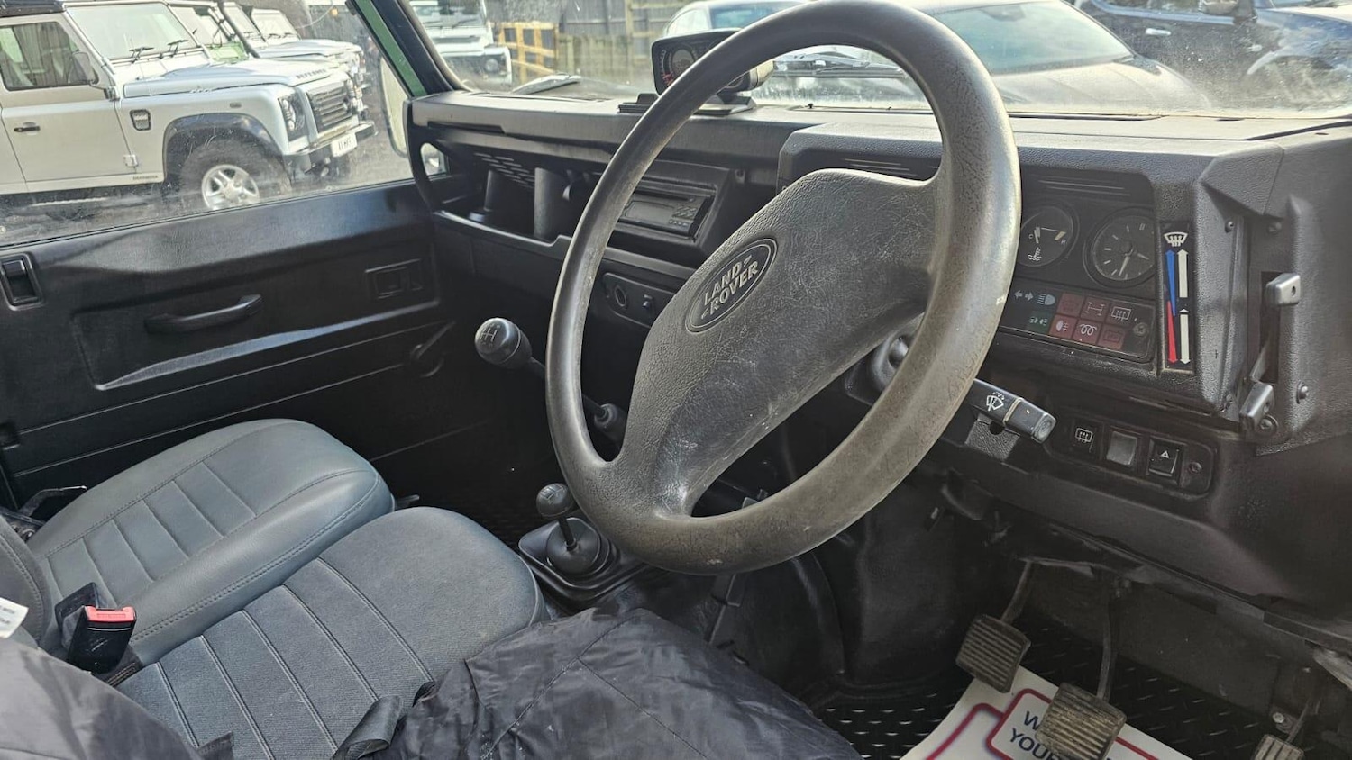 Used Land Rover Defender 1997 for sale - 76539125: Photo 19