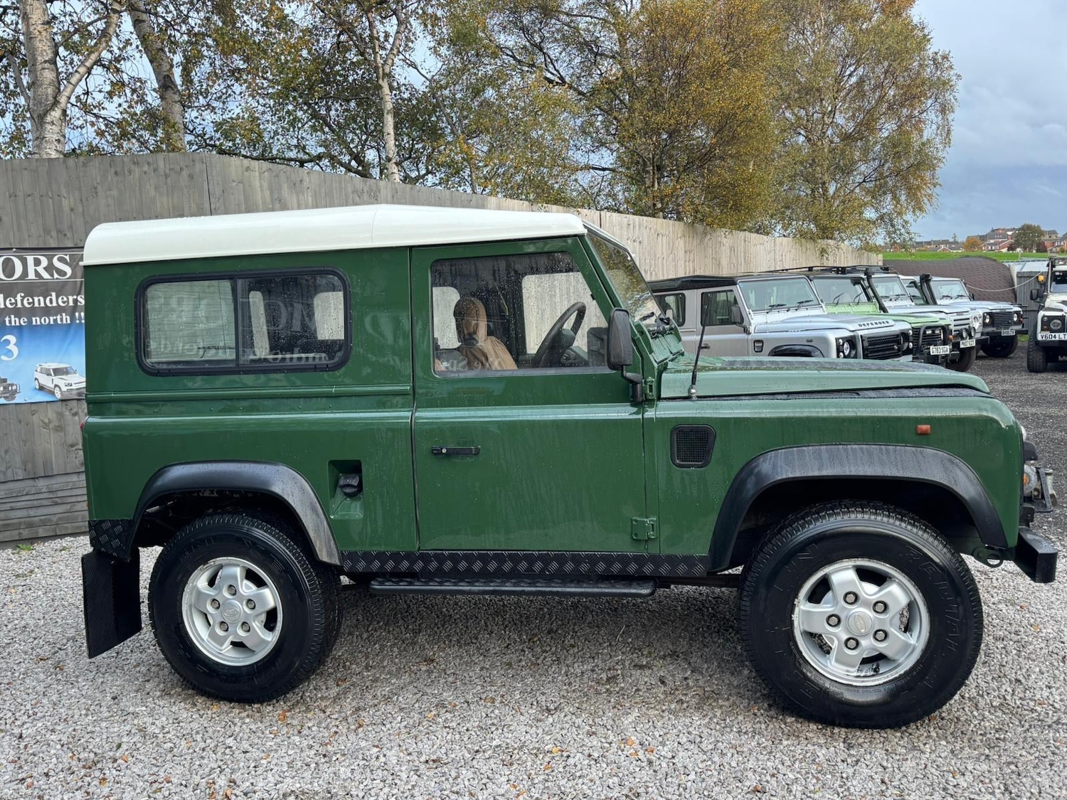 Used Land Rover Defender 1997 for sale - 76539125: Photo 34