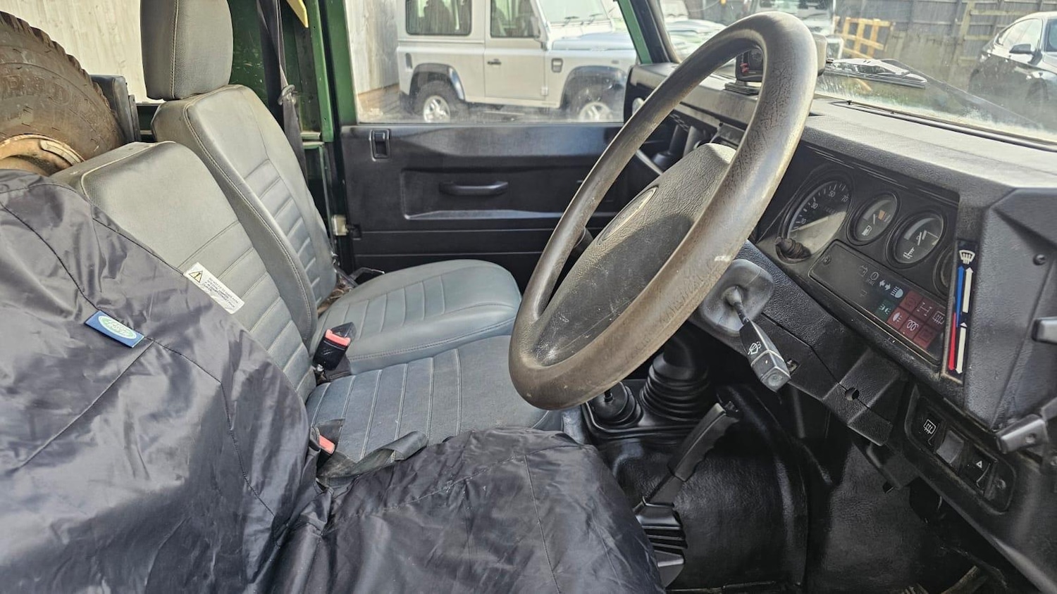 Used Land Rover Defender 1997 for sale - 76539125: Photo 61