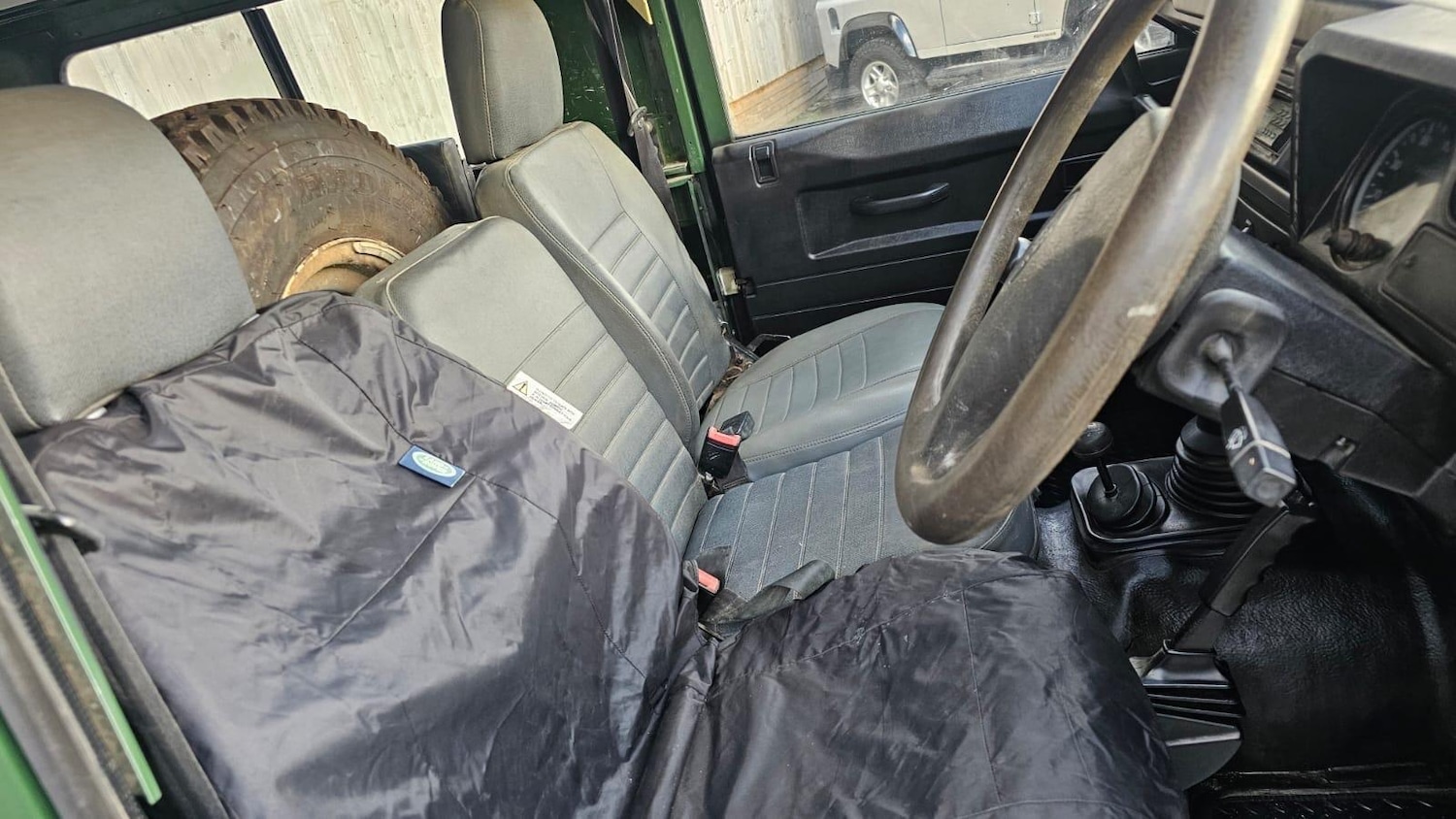 Used Land Rover Defender 1997 for sale - 76539125: Photo 74