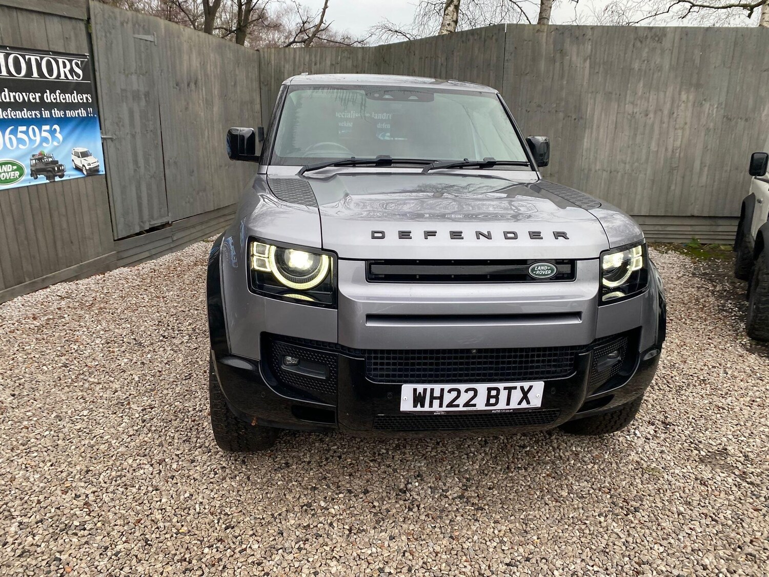 Used Land Rover Defender 90 for sale - 77190876: Photo 10