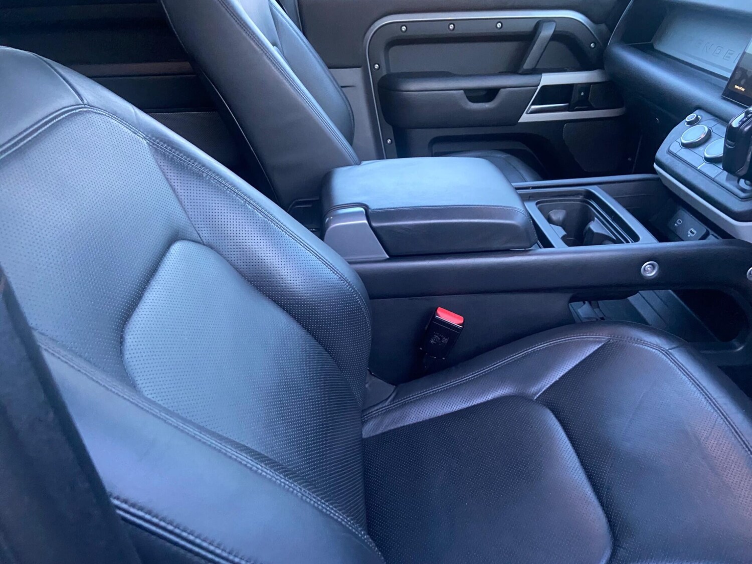 Used Land Rover Defender 90 for sale - 77190876: Photo 26