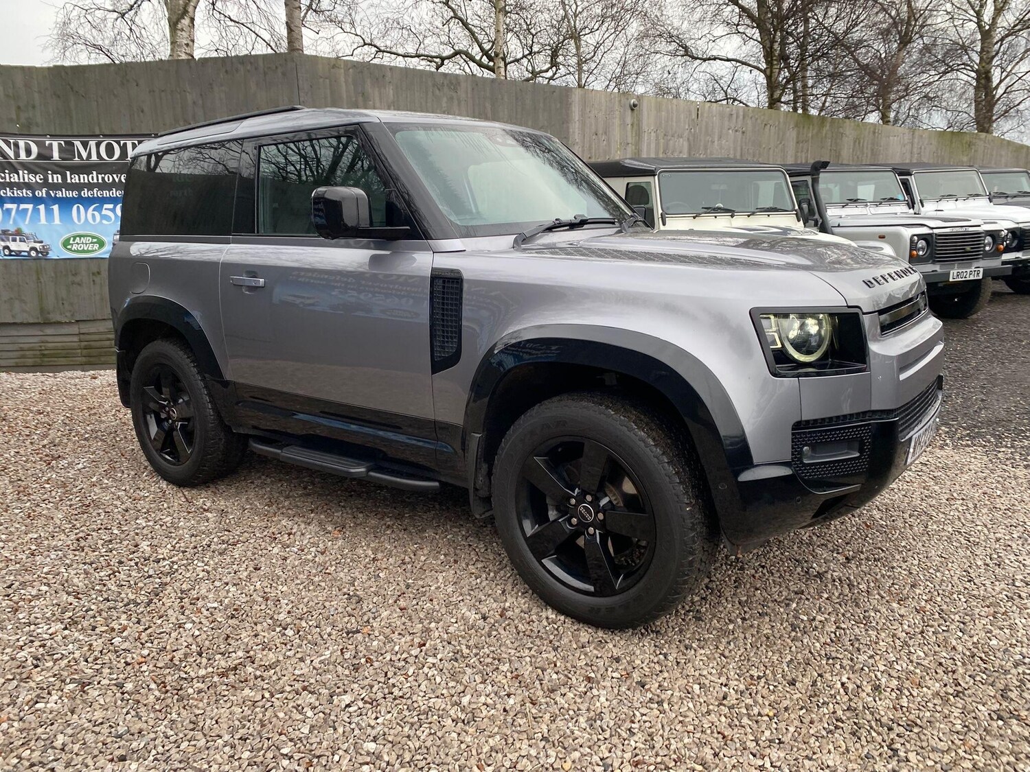 Used Land Rover Defender 90 for sale - 77190876: Photo 8