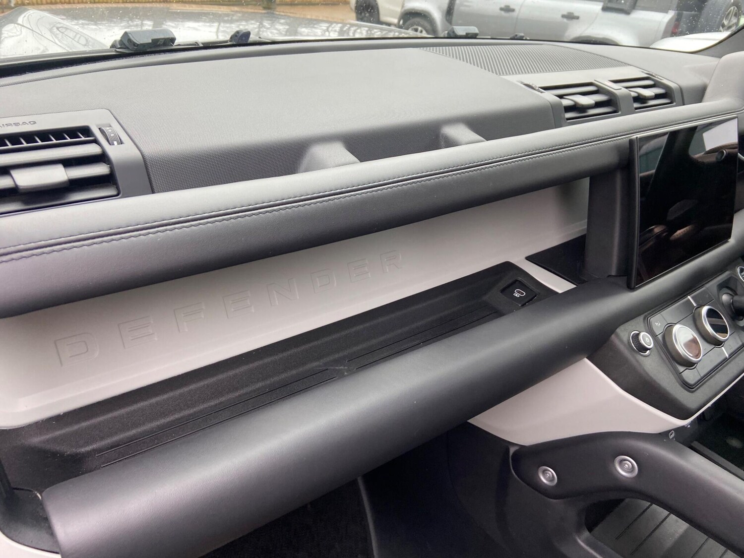 Used Land Rover Defender 90 for sale - 77190876: Photo 96