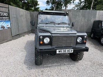 Used Land Rover Defender 2000 for sale - 78989130: Photo