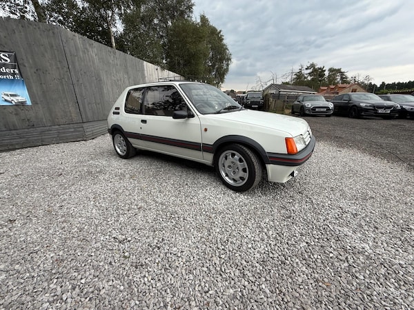 Used Peugeot 205 1987 for sale - 75681845: Photo 38