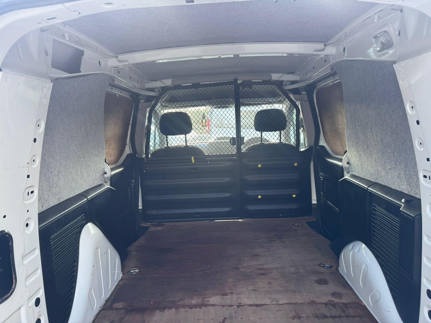 Used Peugeot Partner 2017 for sale - 77883522: Photo 62