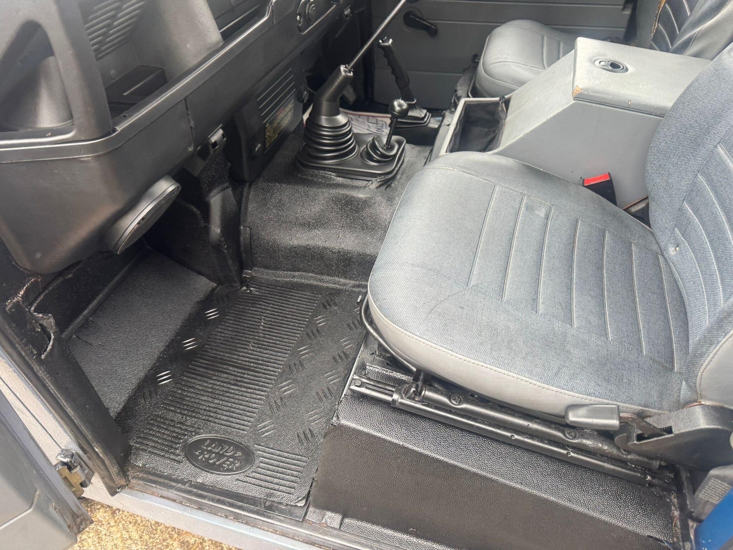 Used Land Rover Defender 1999 for sale - 77575094: Photo 50