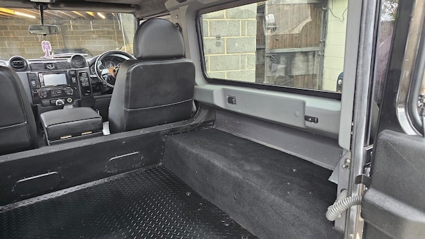 Used Land Rover Defender 90 2012 for sale - 76188440: Photo 32