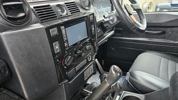 Used Land Rover Defender 90 2012 for sale - 76188440: Photo 37