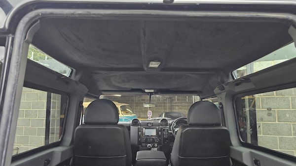 Used Land Rover Defender 90 2012 for sale - 76188440: Photo 53