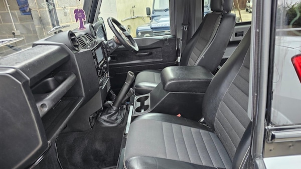 Used Land Rover Defender 90 2012 for sale - 76188440: Photo 9
